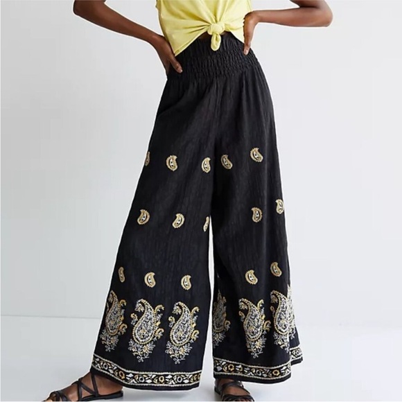 Anthropologie Pants - Anthropologie Smocked Wide Leg Embroidered Pants Womens Size Medium.